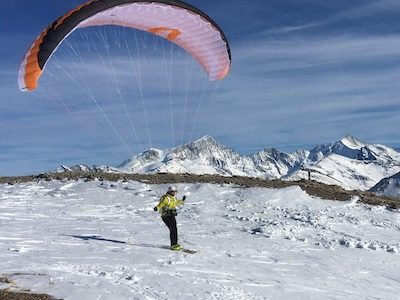 Parapente et ski en Suisse